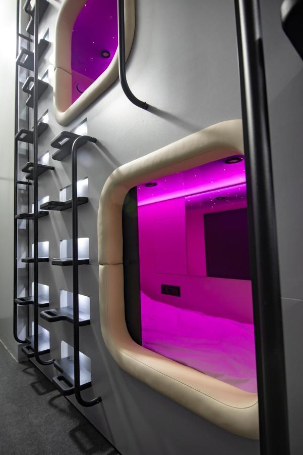 Capsule Constellation 91 * Lwów